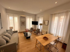 Amazing 3BD 3BTH with 9 Balconies by Madrid4You Apartments